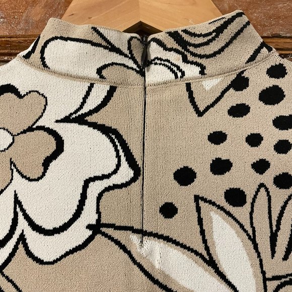 Kwaidan Editions Beige Floral Jacquard Sweater (size 38) - Picture 3 of 8